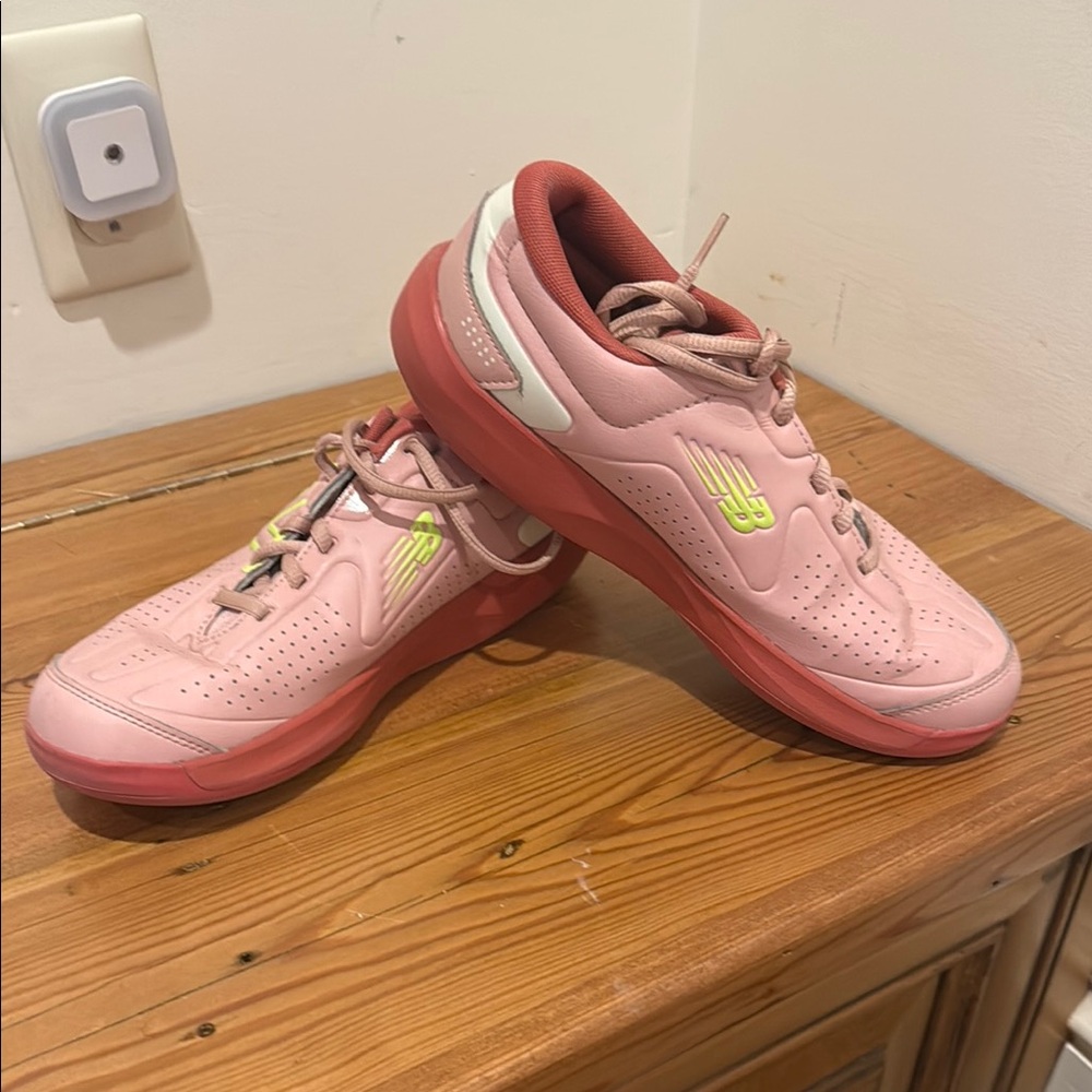 New Balance Pink Athletic Shoes Sporty Lace-Up Design
